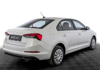 Подержанный автомобиль Skoda Rapid Liftback 2021 года (5 фото)