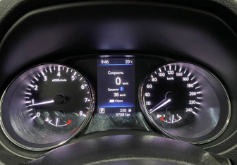 Подержанный автомобиль Nissan Qashqai 2022 года (12 фото)