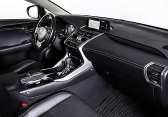 Подержанный автомобиль Lexus NX 2018 года (11 фото)