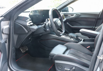 Подержанный автомобиль Audi A5 Liftback 2025 года (16 фото)