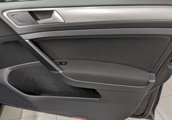 Подержанный автомобиль Volkswagen Golf Hatchback 2014 года (18 фото)