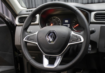 Подержанный автомобиль Renault Arkana 2019 года (17 фото)