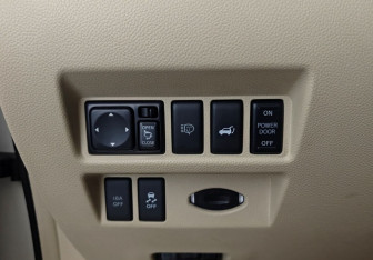 Подержанный автомобиль Infiniti QX70 2014 года (20 фото)