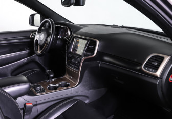 Подержанный автомобиль Jeep Grand Cherokee 2014 года (11 фото)