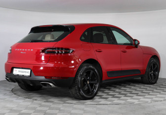 Подержанный автомобиль Porsche Macan 2018 года (5 фото)