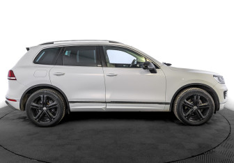 Подержанный автомобиль Volkswagen Touareg 2018 года (4 фото)