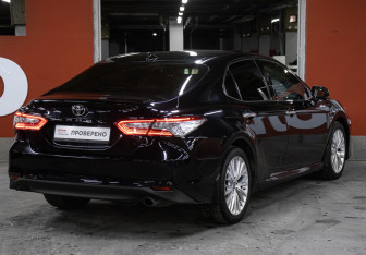 Подержанный автомобиль Toyota Camry Sedan 2020 года (5 фото)