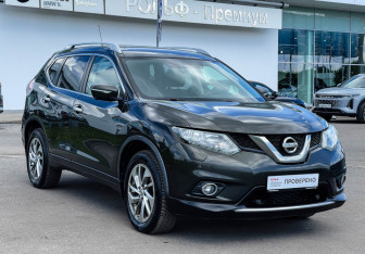 Подержанный автомобиль Nissan X-Trail 2016 года (3 фото)