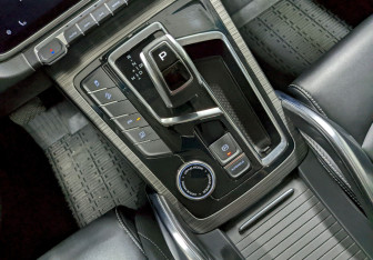 Подержанный автомобиль Geely Atlas Pro 2023 года (29 фото)