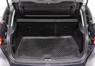 Подержанный автомобиль Ford Focus Hatchback 2015 года (13 фото)