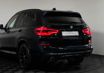 Подержанный автомобиль BMW X3 2017 года (22 фото)