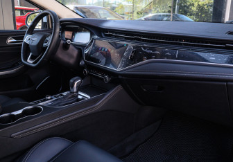 Подержанный автомобиль Omoda S5 2024 года (7 фото)