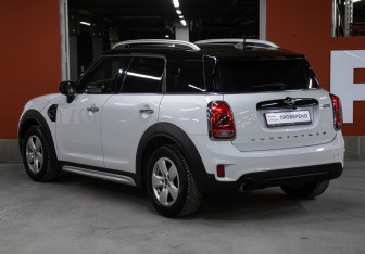 Подержанный автомобиль MINI Countryman 2019 года (7 фото)