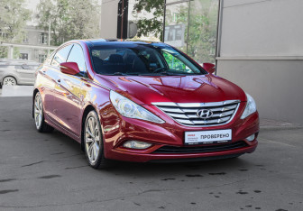 Подержанный автомобиль Hyundai Sonata 2011 года (3 фото)