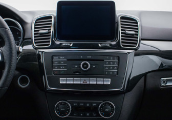 Подержанный автомобиль Mercedes-Benz GLE 2016 года (14 фото)