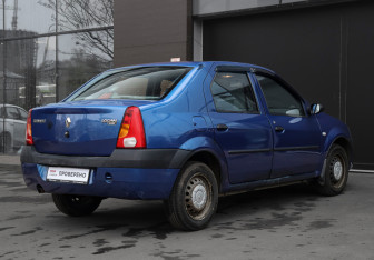 Подержанный автомобиль Renault Logan Sedan 2006 года (5 фото)