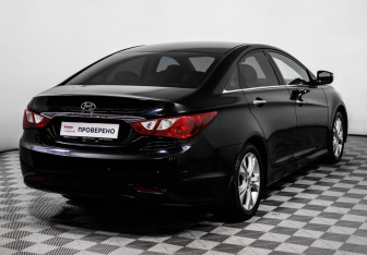 Подержанный автомобиль Hyundai Sonata 2011 года (5 фото)