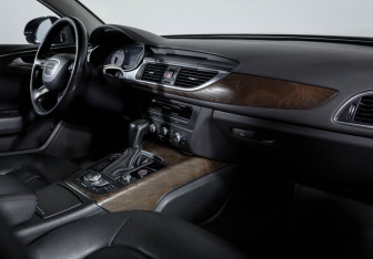 Подержанный автомобиль Audi A6 Sedan 2015 года (9 фото)