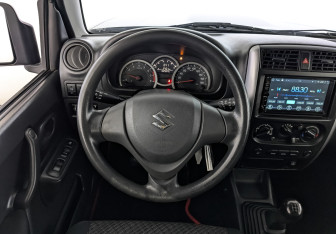 Подержанный автомобиль Suzuki Jimny 2018 года (21 фото)