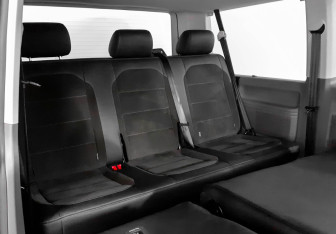 Подержанный автомобиль Volkswagen Caravelle 2022 года (11 фото)