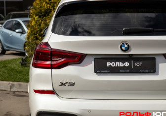 Подержанный автомобиль BMW X3 2020 года (19 фото)