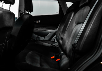 Подержанный автомобиль Nissan Qashqai 2012 года (10 фото)