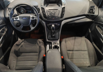 Подержанный автомобиль Ford Kuga 2013 года (10 фото)