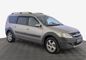 Подержанный автомобиль LADA (ВАЗ) Largus Wagon 2019 года (3 фото)