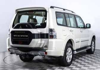Подержанный автомобиль Mitsubishi Pajero 2021 года (5 фото)