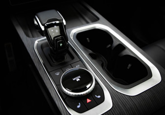 Подержанный автомобиль Jaecoo J7 2023 года (18 фото)