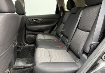 Подержанный автомобиль Nissan X-Trail 2019 года (11 фото)