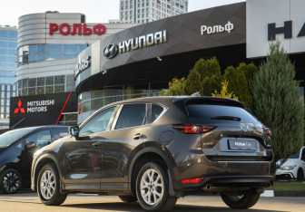 Подержанный автомобиль Mazda CX-5 2017 года (5 фото)