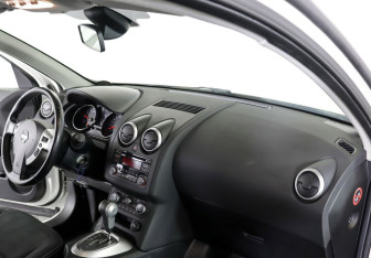 Подержанный автомобиль Nissan Qashqai 2012 года (7 фото)