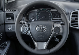Подержанный автомобиль Toyota Venza 2013 года (16 фото)