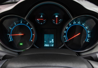 Подержанный автомобиль Chevrolet Cruze Sedan 2014 года (12 фото)