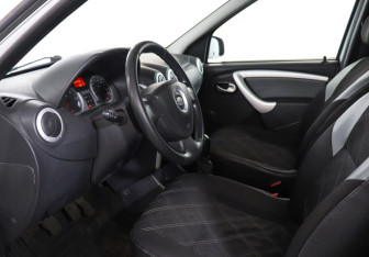 Подержанный автомобиль LADA (ВАЗ) Largus Wagon 2018 года (13 фото)