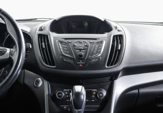 Подержанный автомобиль Ford Kuga 2013 года (9 фото)