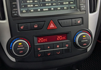Подержанный автомобиль Kia Ceed Wagon 2011 года (25 фото)