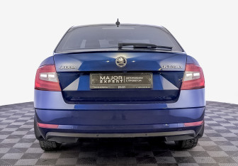 Подержанный автомобиль Skoda Octavia Liftback 2017 года (6 фото)