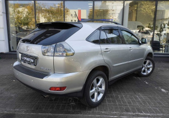 Подержанный автомобиль Lexus RX 2006 года (8 фото)