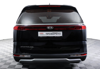 Подержанный автомобиль Kia Carnival 2020 года (6 фото)