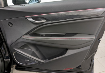 Подержанный автомобиль Geely Tugella 2023 года (19 фото)