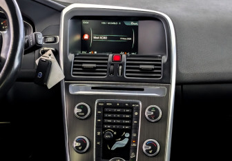 Подержанный автомобиль Volvo XC60 2015 года (15 фото)