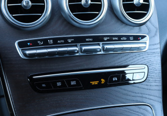 Подержанный автомобиль Mercedes-Benz GLC Coupe 2019 года (15 фото)