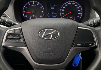 Подержанный автомобиль Hyundai Solaris Sedan 2017 года (15 фото)