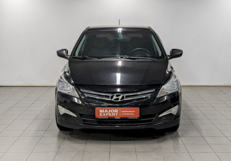 Подержанный автомобиль Hyundai Solaris Hatchback 2014 года (2 фото)