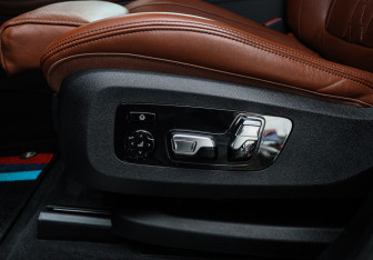 Подержанный автомобиль BMW X7 2020 года (32 фото)