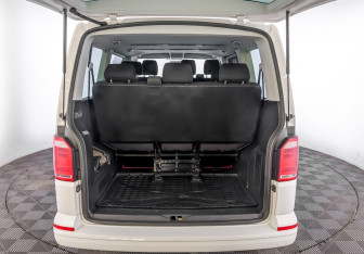 Подержанный автомобиль Volkswagen Caravelle 2019 года (10 фото)