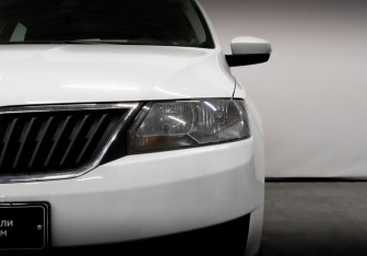 Подержанный автомобиль Skoda Rapid Liftback 2019 года (17 фото)