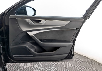 Подержанный автомобиль Audi A6 Sedan 2018 года (27 фото)